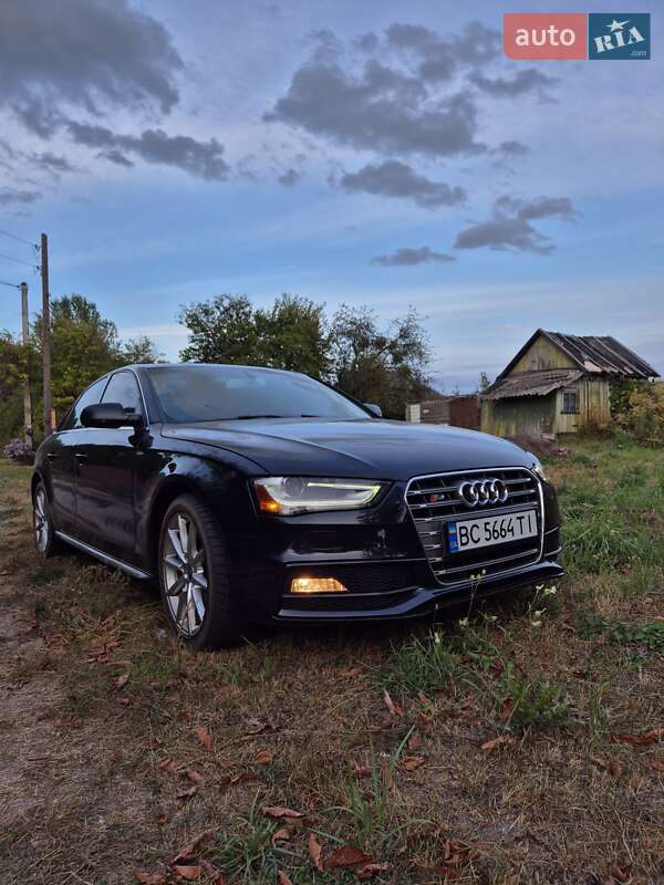 Седан Audi A4 2013 в Киеве