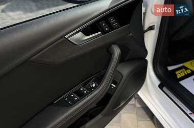 Седан Audi A4 2020 в Мукачево