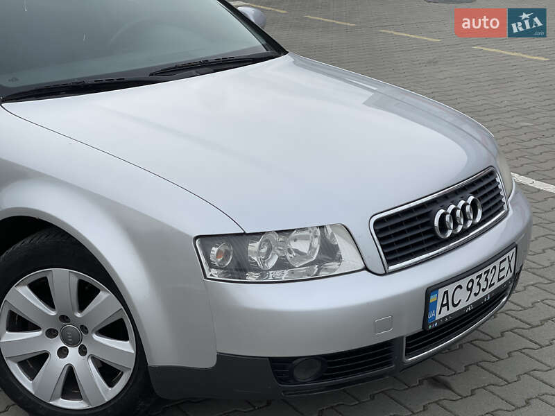 Седан Audi A4 2002 в Нововолынске