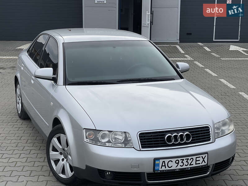 Седан Audi A4 2002 в Нововолынске