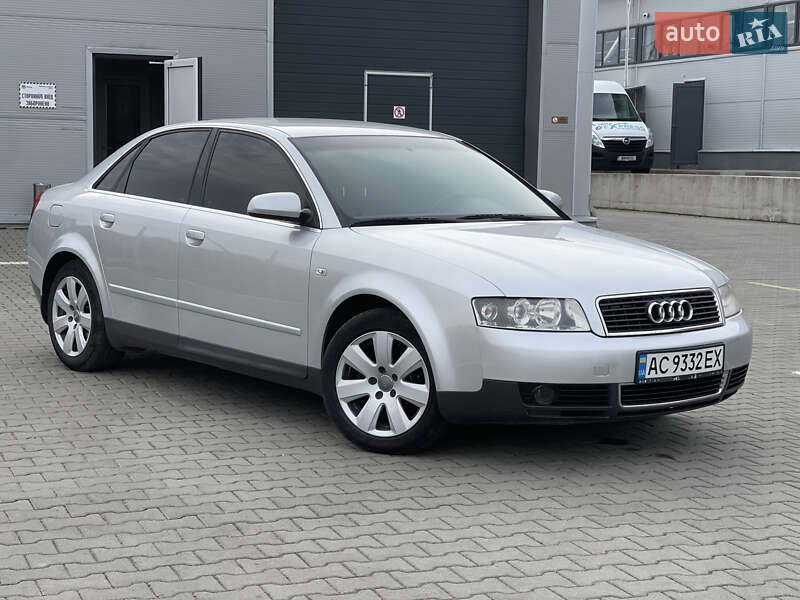 Седан Audi A4 2002 в Нововолынске
