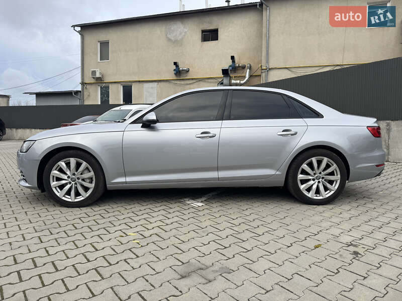 Седан Audi A4 2016 в Тернополі