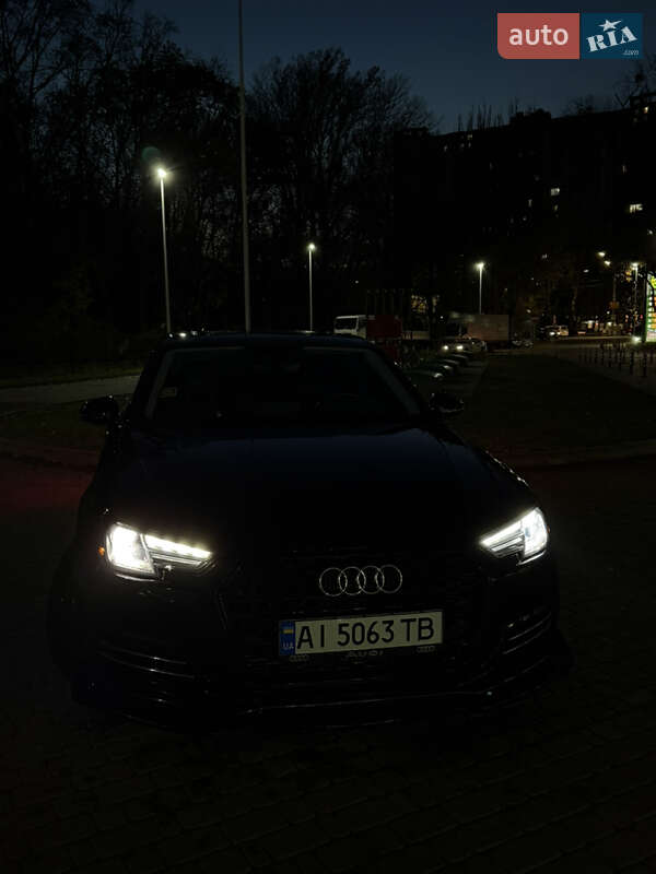 Седан Audi A4 2015 в Киеве