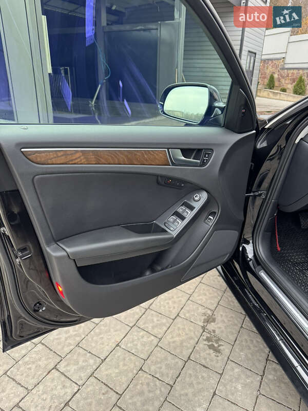 Седан Audi A4 2015 в Бучачі
