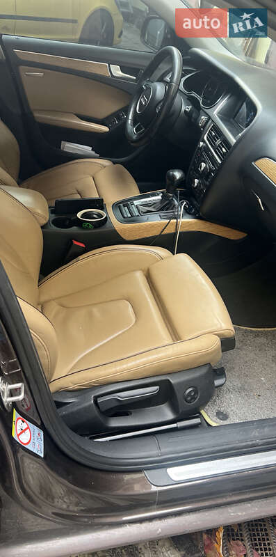 Седан Audi A4 2013 в Киеве