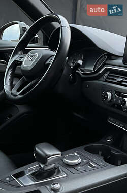 Седан Audi A4 2018 в Луцке