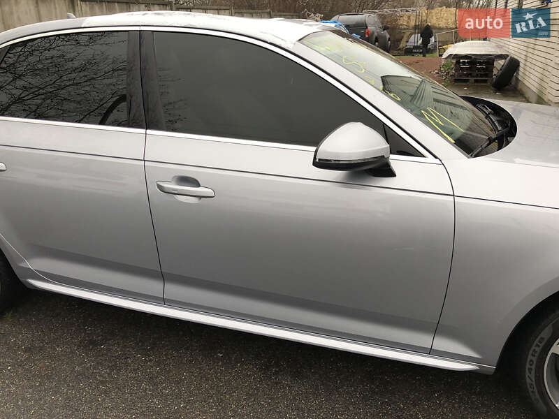 Седан Audi A4 2018 в Ирпене
