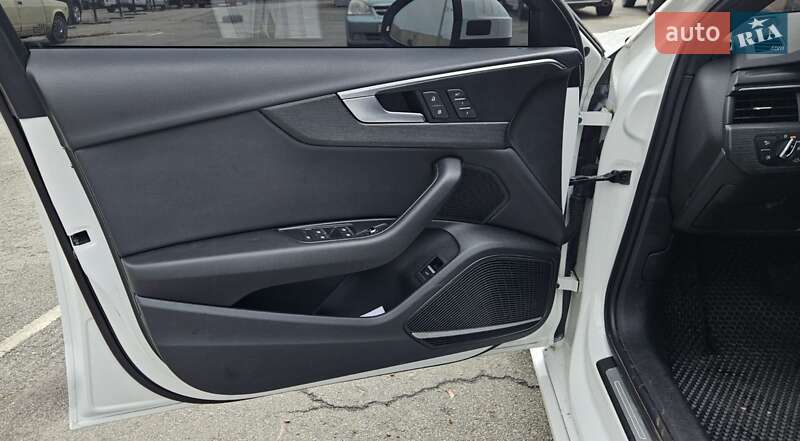 Седан Audi A4 2017 в Киеве фото 14 Седан Audi A4 2017 в Киеве