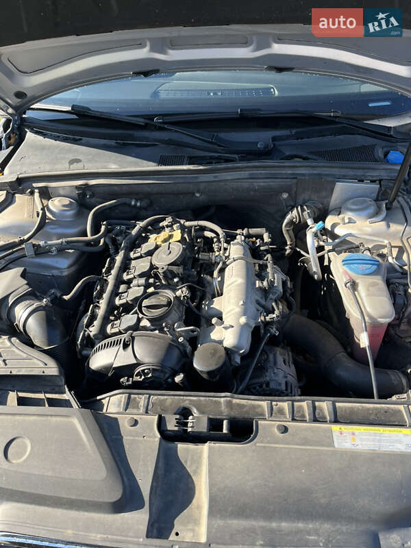 Седан Audi A4 2014 в Львове