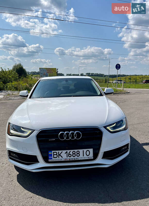 Седан Audi A4 2014 в Рівному
