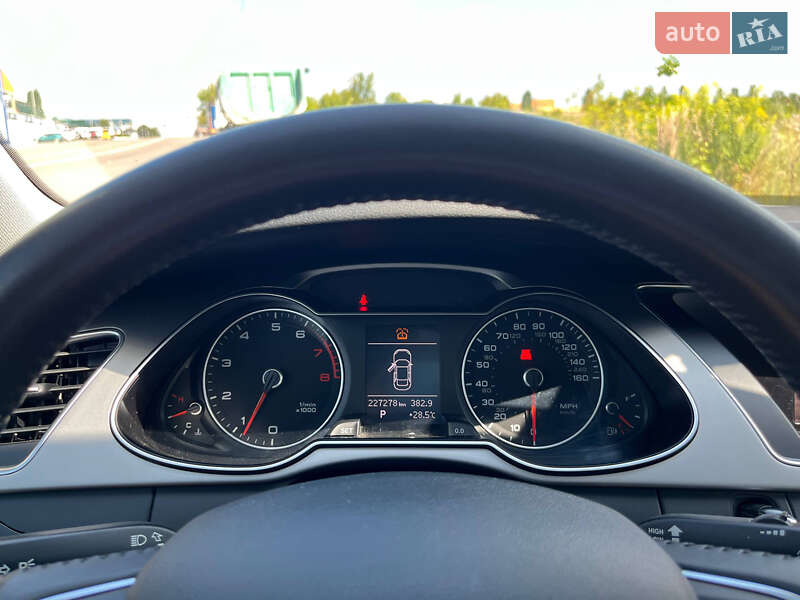 Седан Audi A4 2014 в Рівному