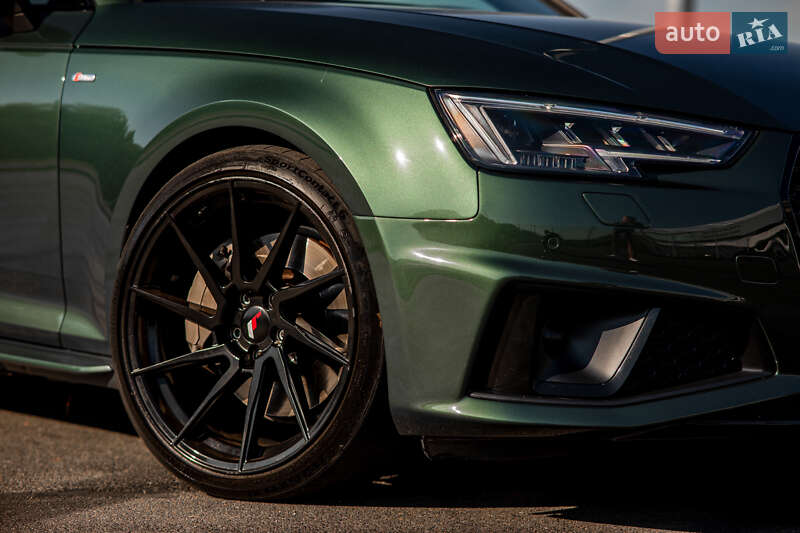 Седан Audi A4 2018 в Львове