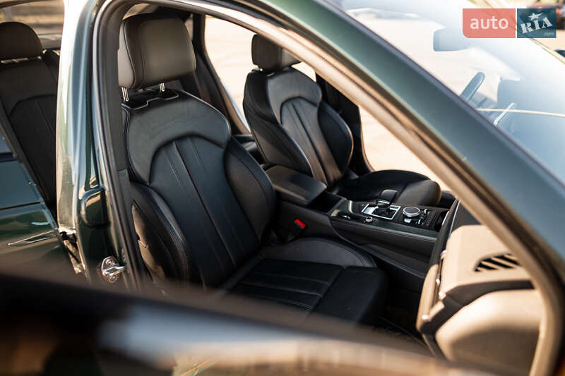 Седан Audi A4 2018 в Львове