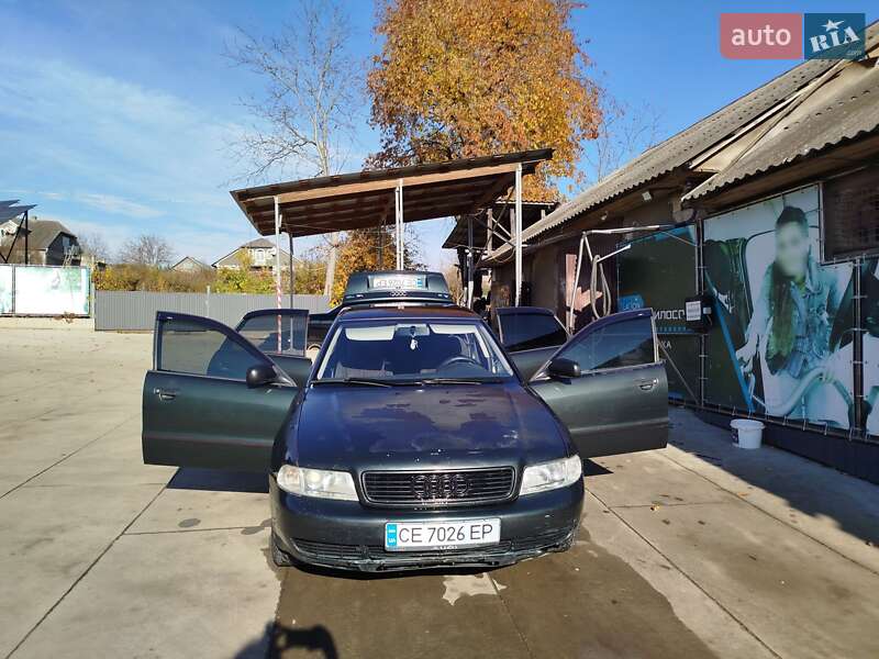 Седан Audi A4 1996 в Новоселиці