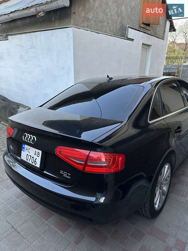 Седан Audi A4 2013 в Львове