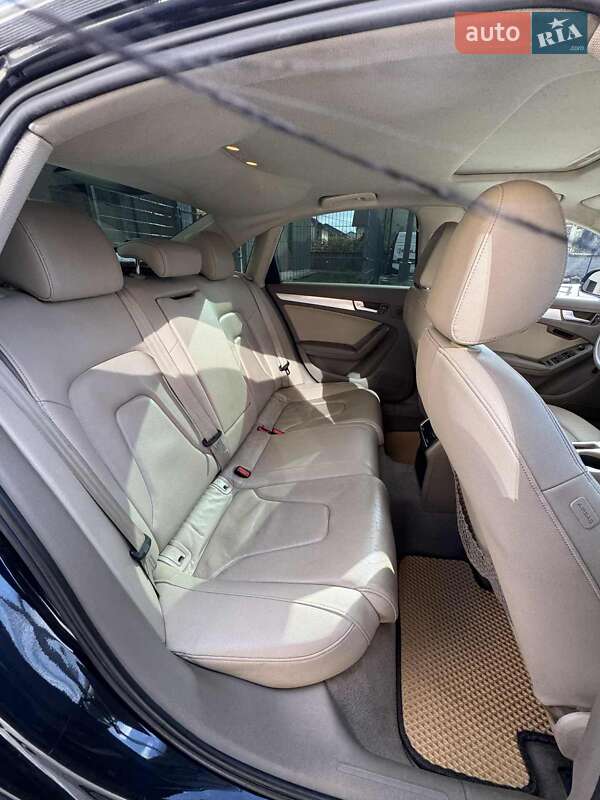 Седан Audi A4 2012 в Одесі