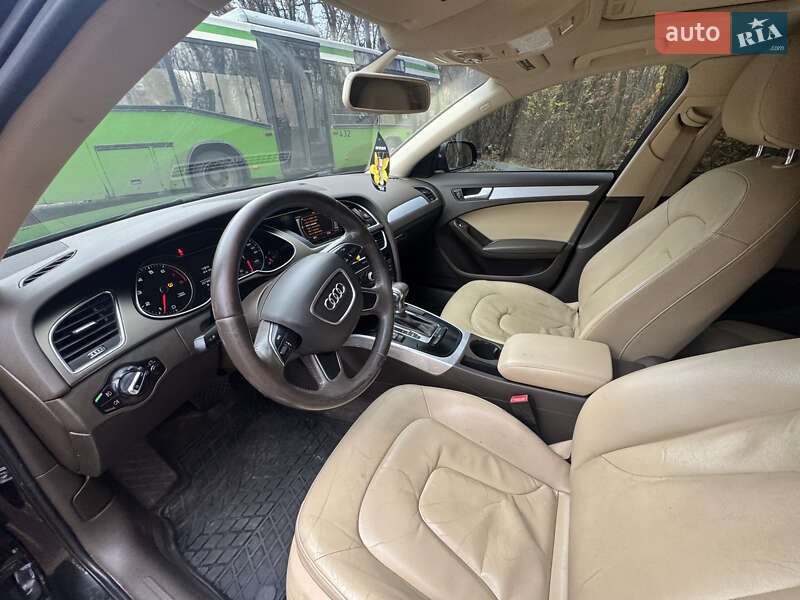 Седан Audi A4 2012 в Харкові