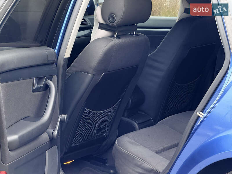 Седан Audi A4 2004 в Мені фото 15 Седан Audi A4 2004 в Мені