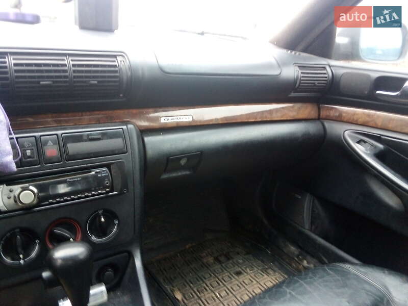 Седан Audi A4 1996 в Бершади