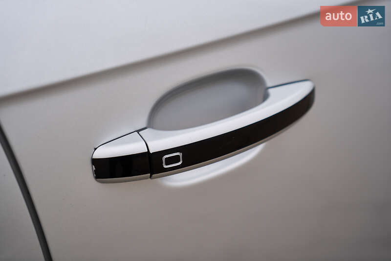 Седан Audi A4 2011 в Києві