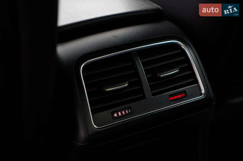 Седан Audi A4 2011 в Києві