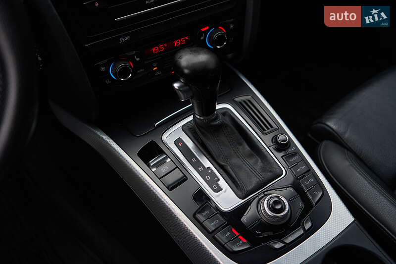 Седан Audi A4 2011 в Києві