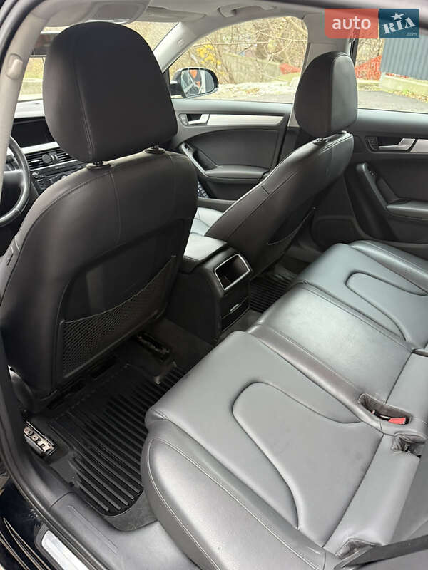 Седан Audi A4 2012 в Киеве