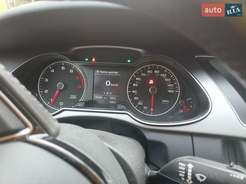 Седан Audi A4 2013 в Львове