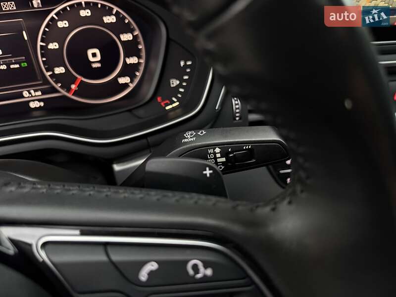 Седан Audi A4 2019 в Львові