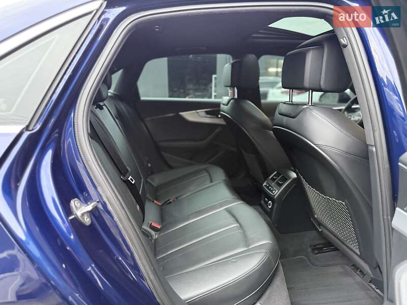 Седан Audi A4 2019 в Львові