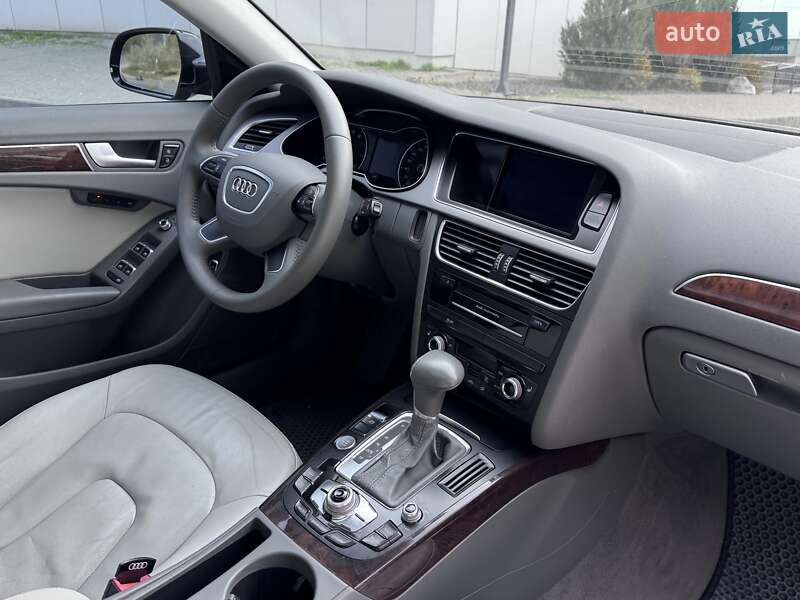 Седан Audi A4 2013 в Одесі