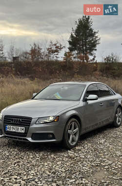 Седан Audi A4 2011 в Новояворовске
