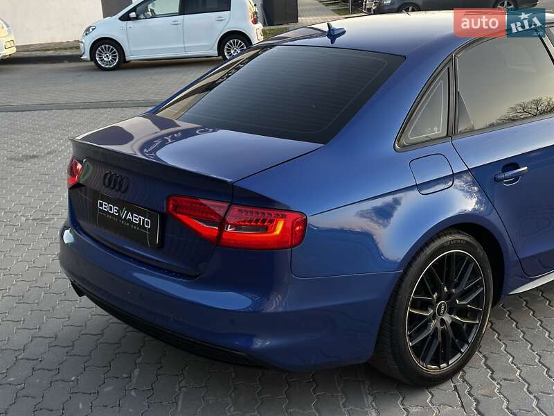 Седан Audi A4 2015 в Львове