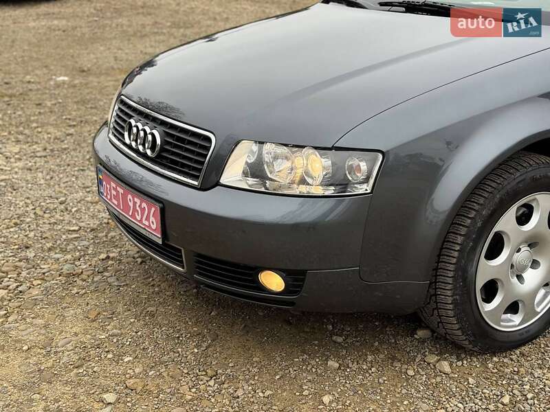 Седан Audi A4 2003 в Долине