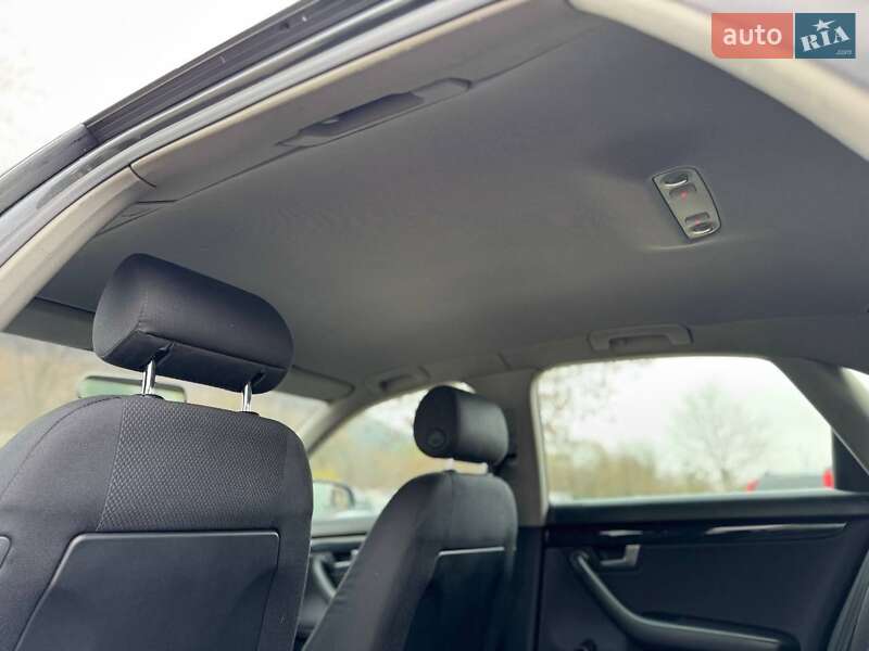 Седан Audi A4 2003 в Долине