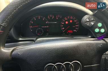 Седан Audi A4 1995 в Измаиле