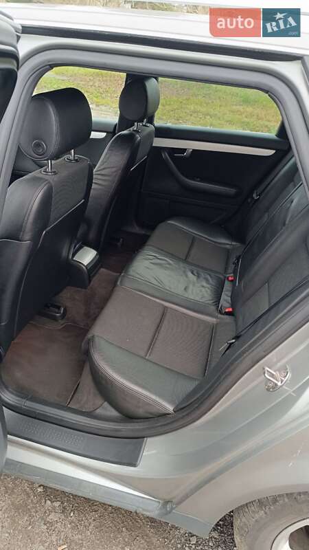 Универсал Audi A4 2003 в Деражне