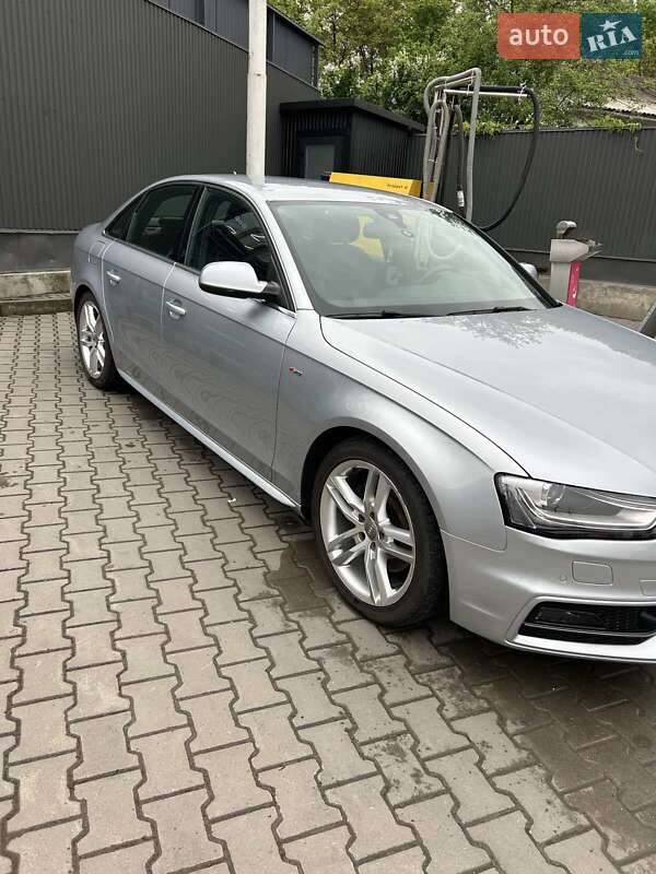Седан Audi A4 2014 в Кіцмані