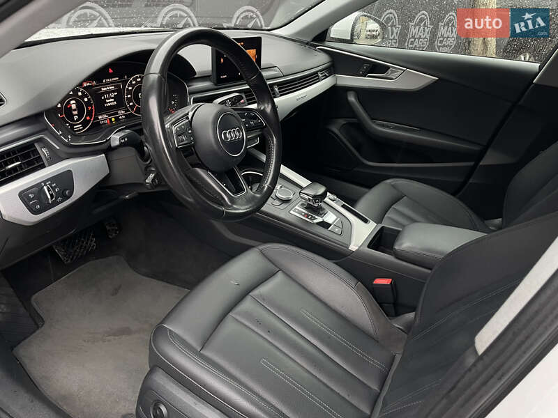 Седан Audi A4 2016 в Киеве