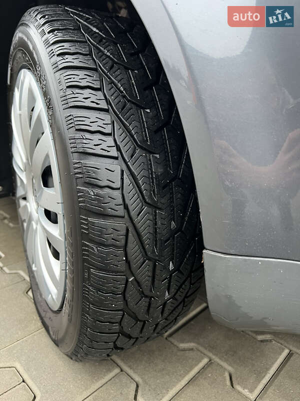 Седан Audi A4 2004 в Виннице