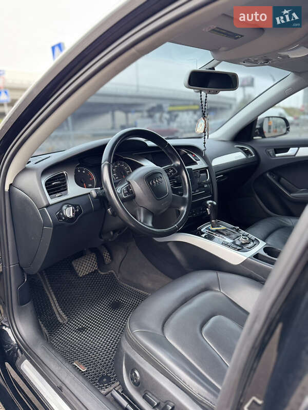 Седан Audi A4 2011 в Києві