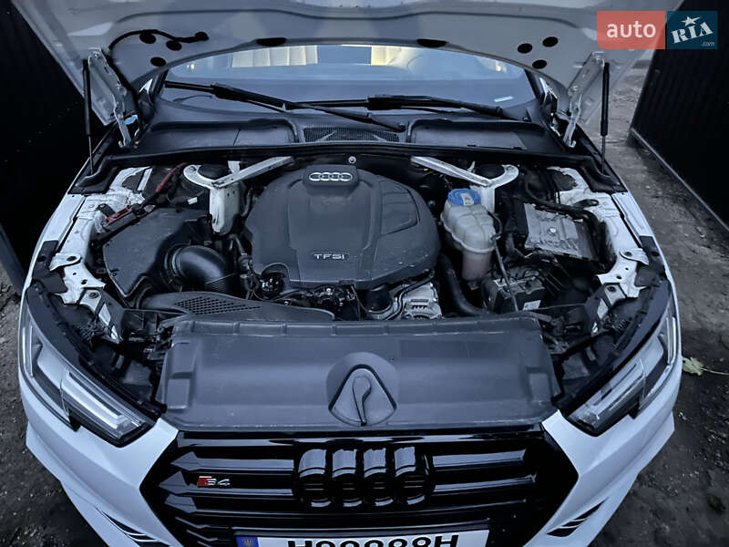 Седан Audi A4 2017 в Києві