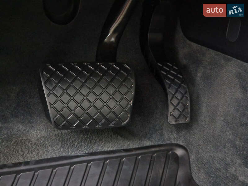 Седан Audi A4 2017 в Дніпрі