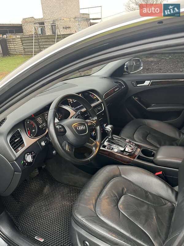 Седан Audi A4 2012 в Новомосковську