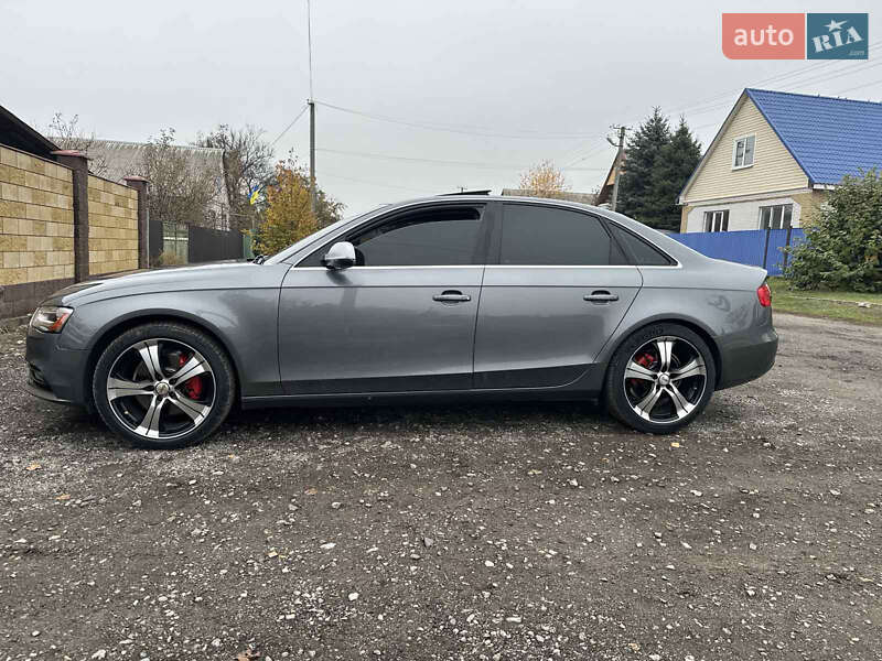 Седан Audi A4 2012 в Новомосковську
