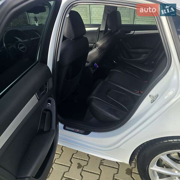 Седан Audi A4 2015 в Кутах