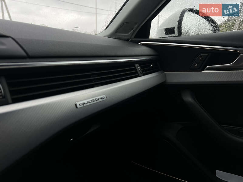 Седан Audi A4 2016 в Мостиске