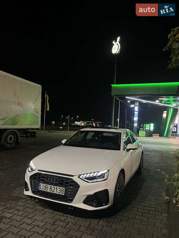 Седан Audi A4 2021 в Івано-Франківську