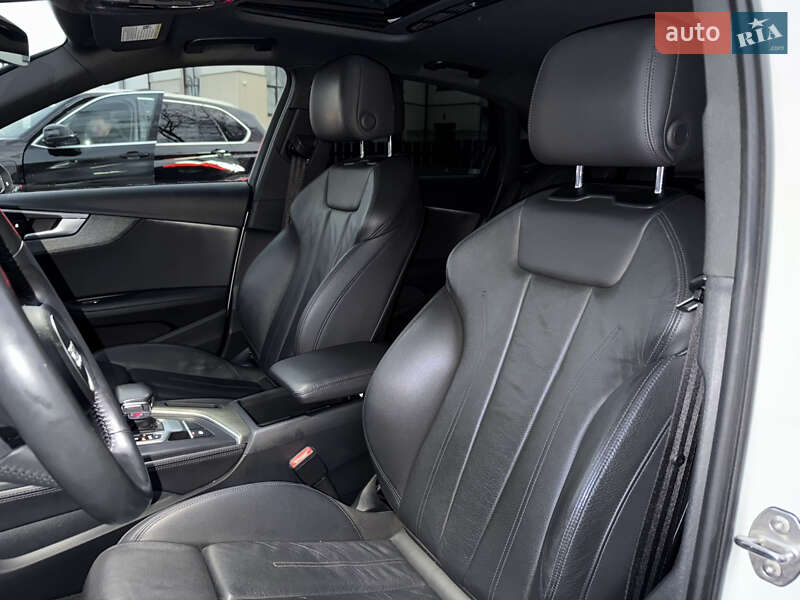 Седан Audi A4 2018 в Стрию