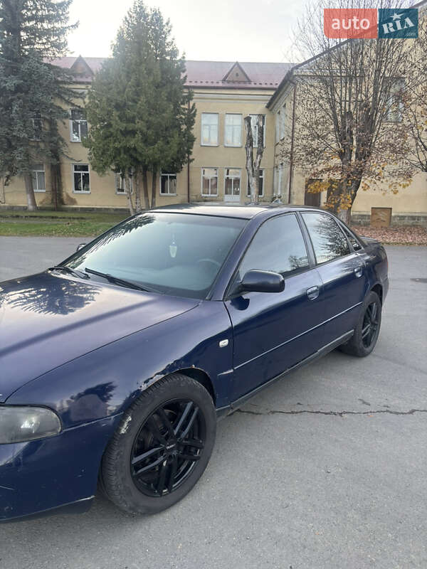 Седан Audi A4 2000 в Ивано-Франковске